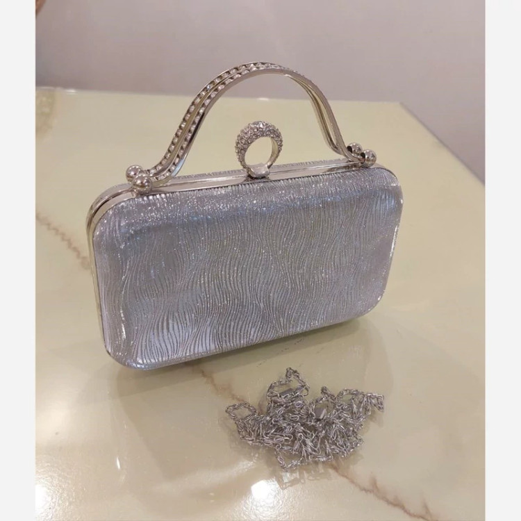 کیف مجلسی موجدار نقره ای دسته دار و بند زنجیری